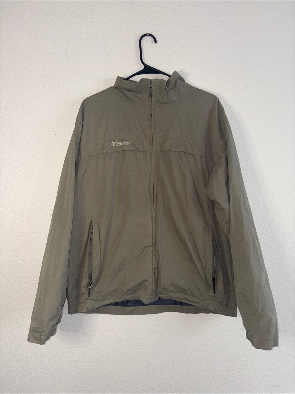 Columbia Men's Jacket in Olive Green and Gray